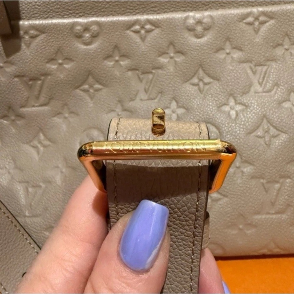Louis Vuitton Beige Monogram Shoulder Bag - Picture 5 of 11